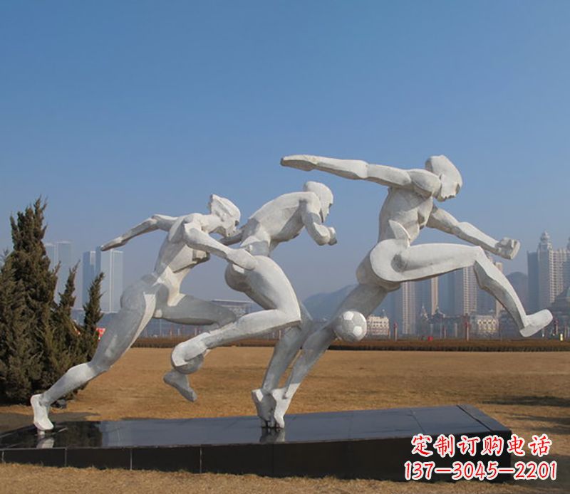 周口踢足球不锈钢运动雕塑