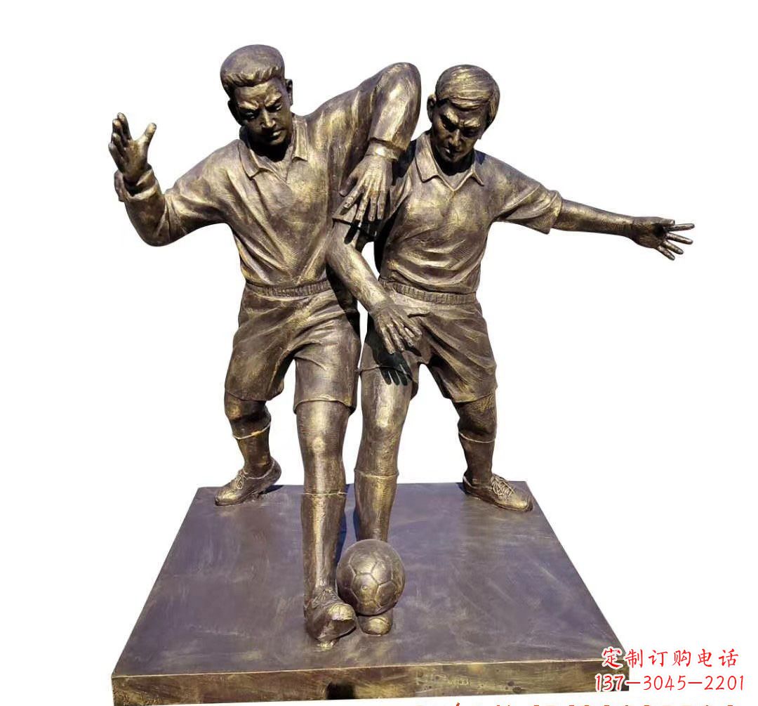 周口踢足球人物铜雕