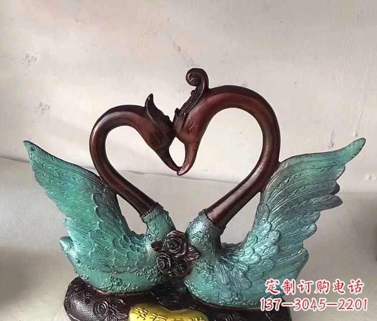 周口铜雕彩绘天鹅雕塑摆件-爱心、爱情、幸福情侣创意雕塑