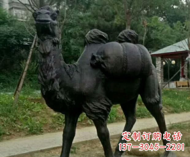 周口驮行李的骆驼铜雕