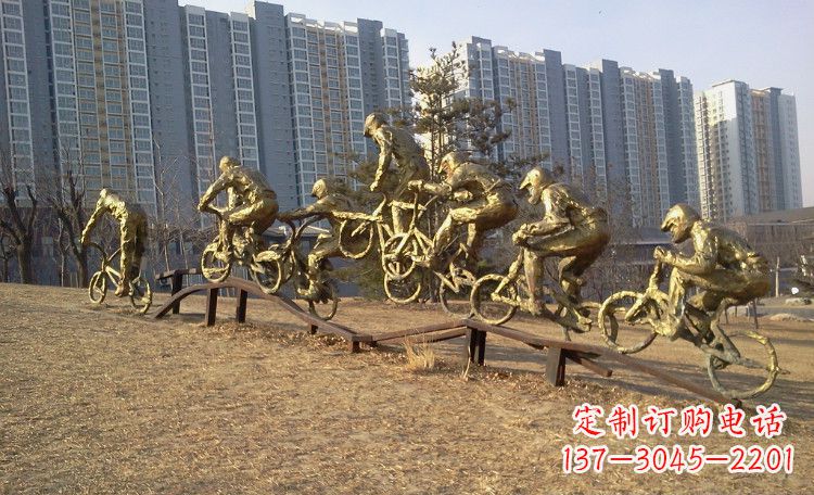 周口玩花样自行车人物铜雕