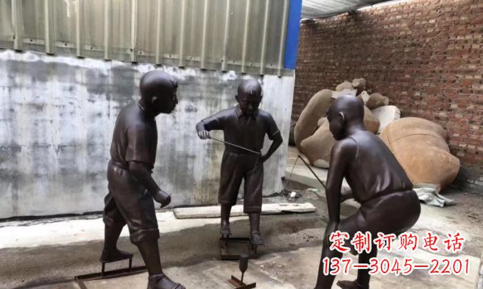 周口玩陀螺人物铜雕 (2)