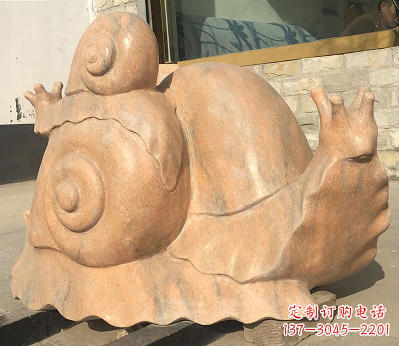 周口晚霞红大型蜗牛母子雕塑