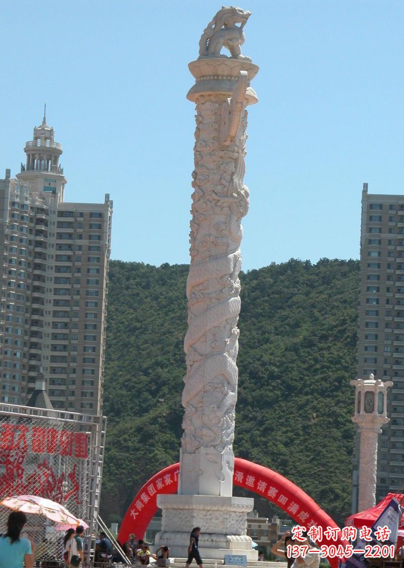 周口晚霞红广场龙柱