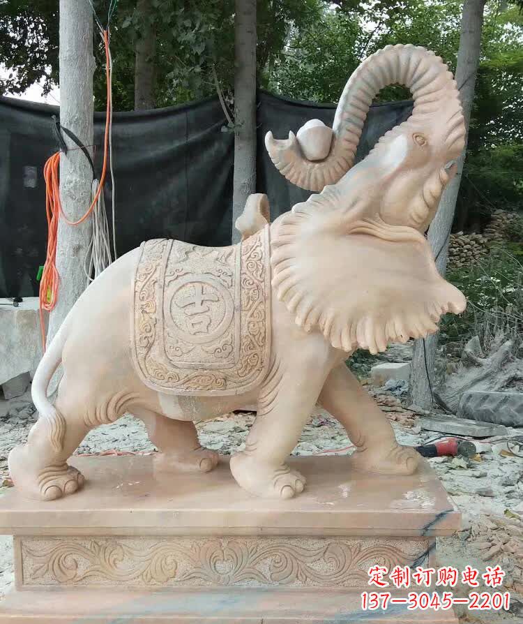 周口晚霞红卷元宝大象雕塑
