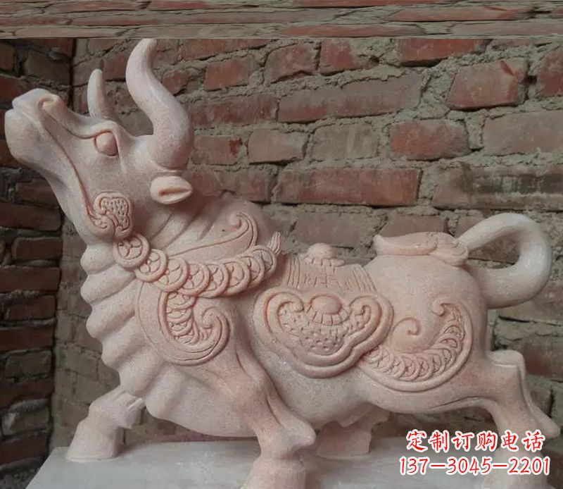 周口晚霞红小牛雕塑
