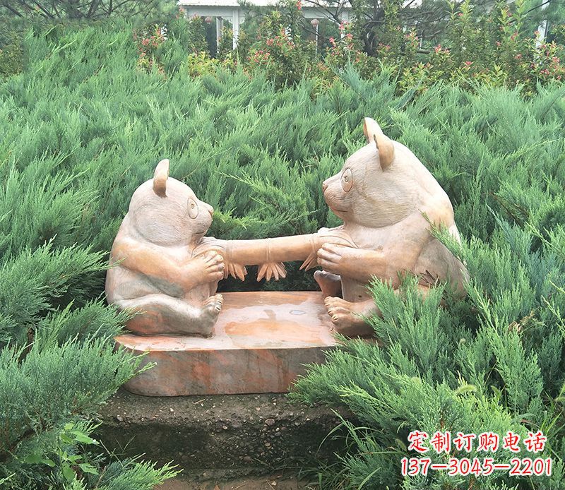 周口晚霞红熊猫母子石雕