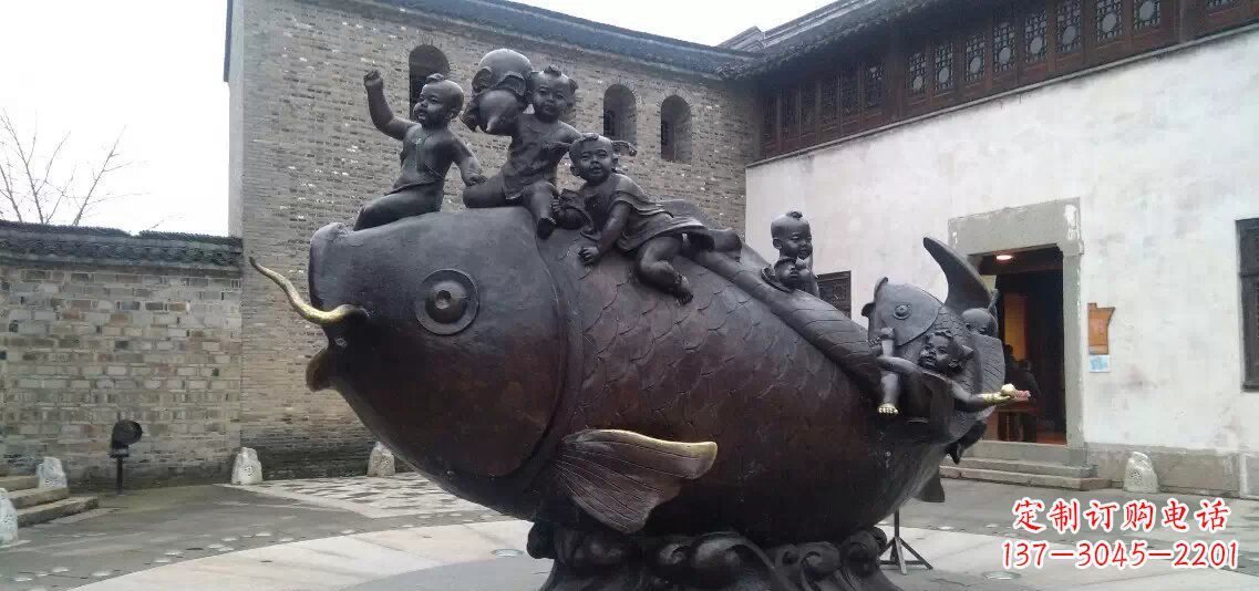周口小孩骑鱼铜雕