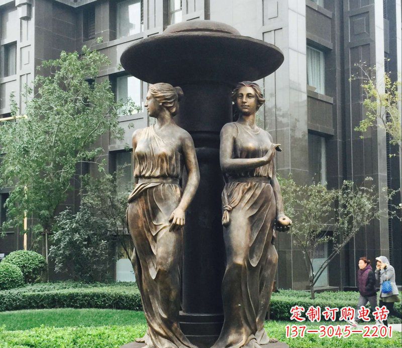 周口小区西方女人人物铜雕