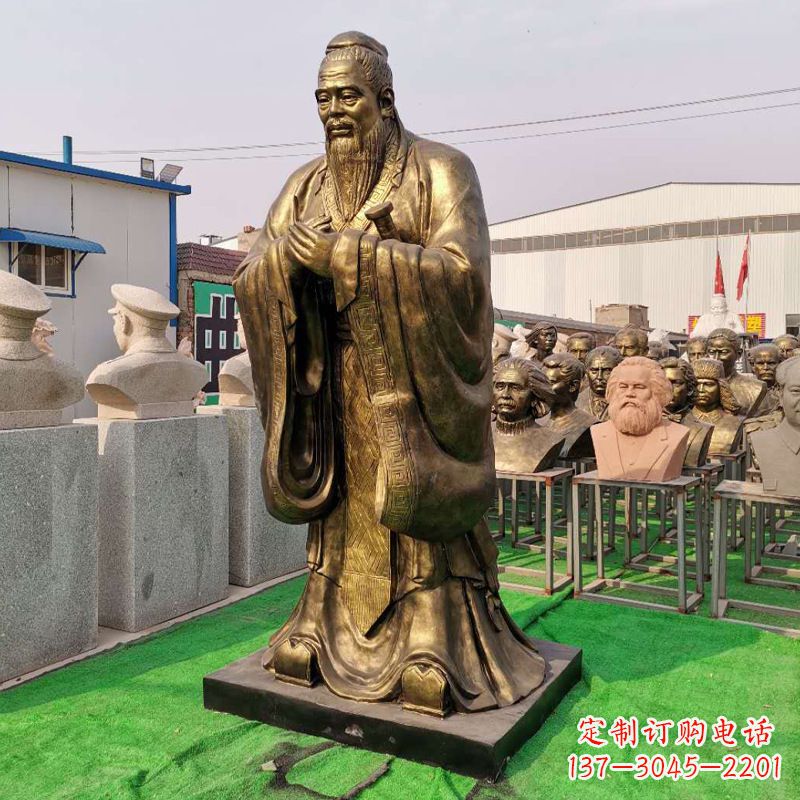 周口校园的孔子石雕像