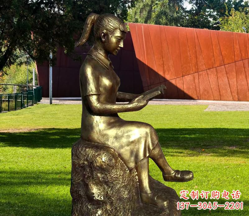 周口校园看书的女孩铜雕