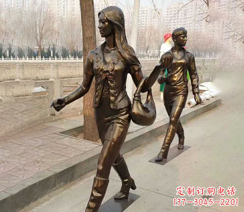 周口行走的女人街边人物铜雕