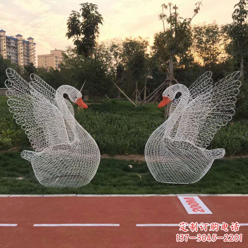 周口展翅天鹅铁艺网格草坪动物摆件