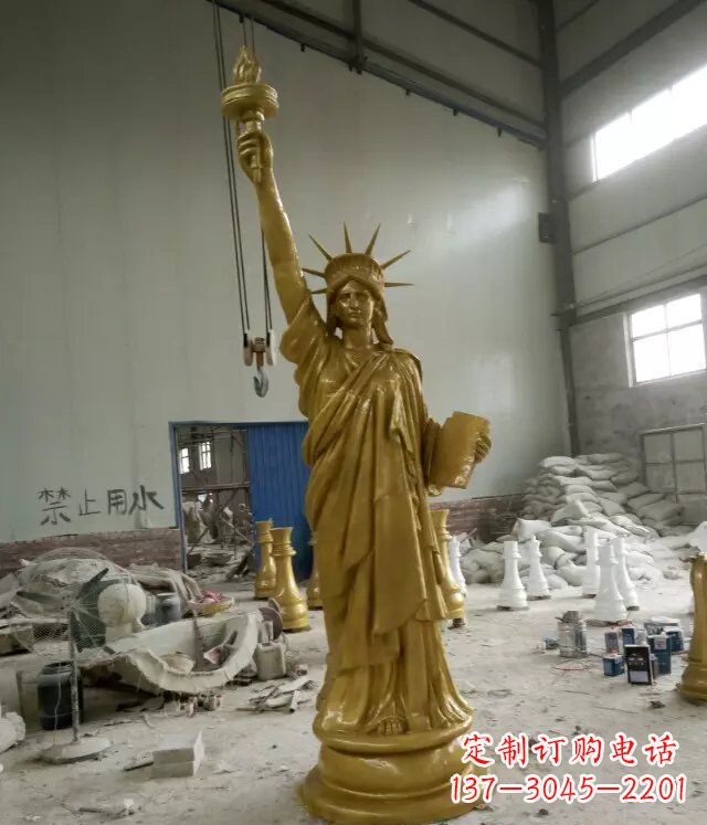周口自由女神玻璃钢仿铜人物雕塑