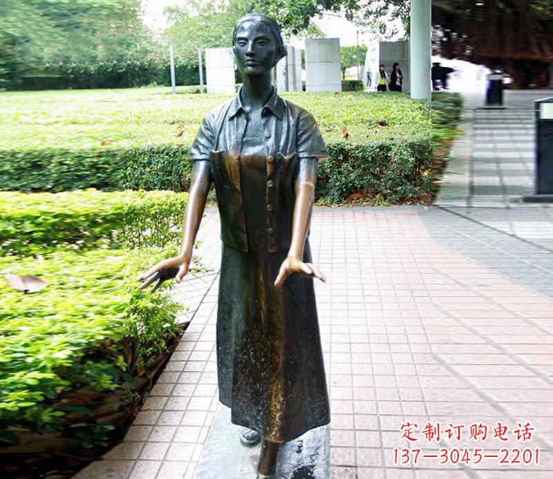 周口走路的盲人女孩铜雕