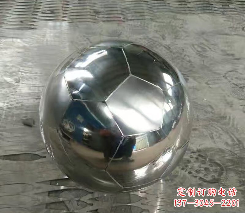 周口足球不锈钢体育器材雕塑